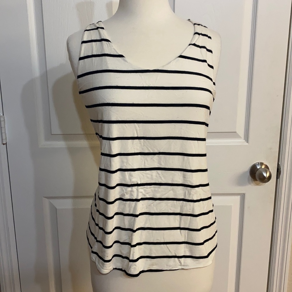 BUNDLE (includes 5 tops) L Women’s tops.